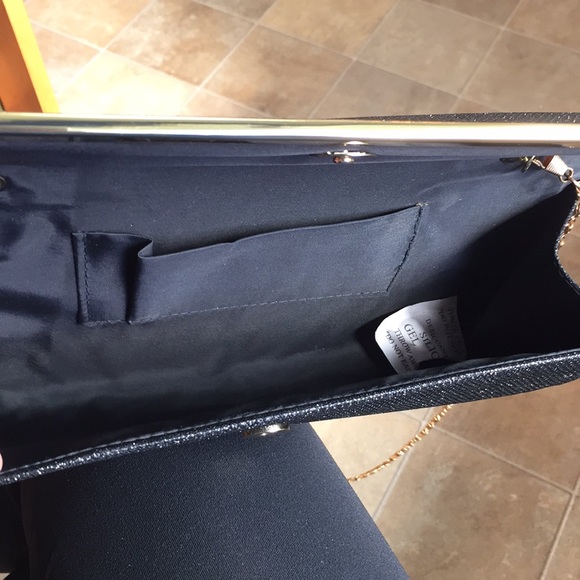 Glimmering Black Evening Clutch, opt. chain strap - Picture 3 of 8